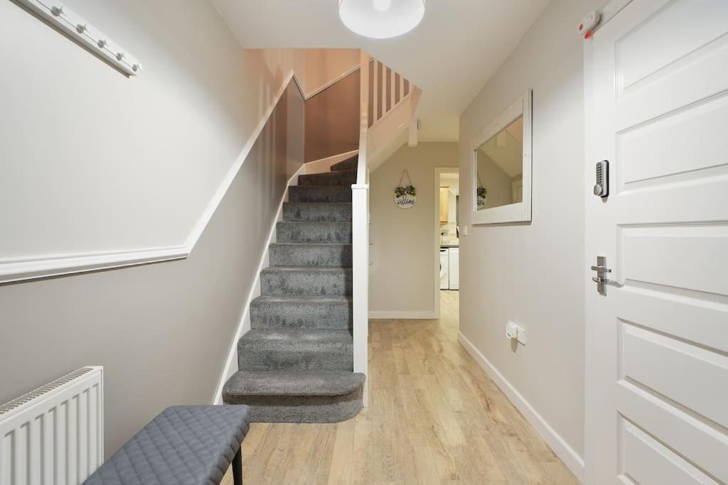 Stradbroke House - 5 Bed Townhouse, Sleeps 11, Great For Group Stays & Workers, Free Parking & Netflix - Hosted By Stay Host Save Шефилд Экстерьер фото